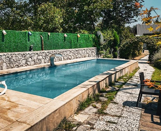 Sapanca Yanık'ta Şömineli, Özel Havuzlu, Konforlu Villa - 1