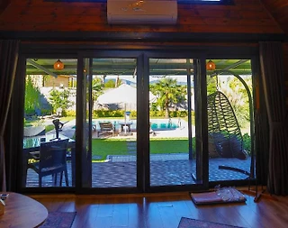 Sapanca Yanık'ta Tesis İçerisinde, Isıtmalı Havuzlu, Lüks Bungalov - 5