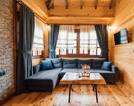 Sapanca Yanık'ta Tesis İçerisinde, Konforlu, 1+0 Ağaç Ev - 2