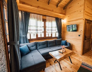 Sapanca Yanık'ta Tesis İçerisinde, Konforlu, 1+0 Ağaç Ev - 3