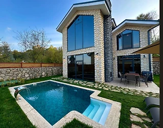 Sapanca Yanık'ta Tesis İçerisinde, Özel Havuzlu, Saunalı Villa - 1