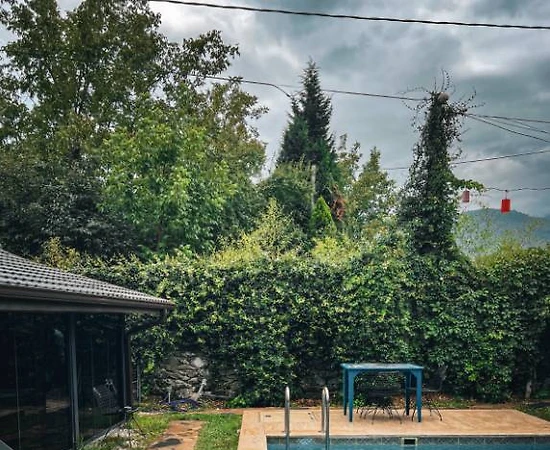 Sapanca Yanık'ta Yemyeşil Bahçeli, Özel Havuzlu, 2+1 Kiralık Villa - 1