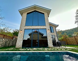 Sapanca Yanık'ta Yeşillikler İçerisinde, Özel Havuzlu, Modern Villa - 1