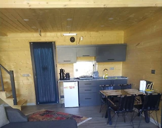 Sapanca Yeni'de Merkezi Konumda, Isıtmalı Havuzlu, Kiralık Bungalov - 5