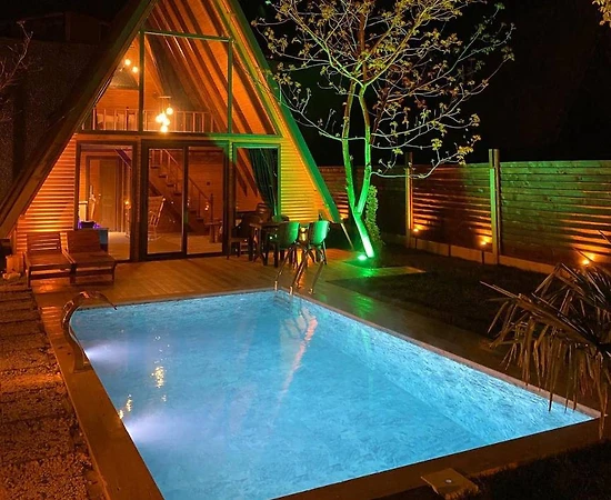 Sapanca'da Muhteşem Doğa İçerisinde, Özel Havuzlu, Modern Bungalov - 1