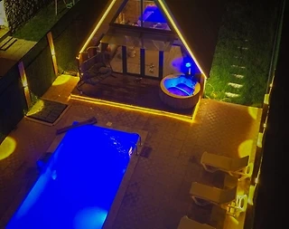 Sapanca Yanık'ta Sakin Konumda, Isıtmalı Havuzlu, Kiralık Bungalov - 2