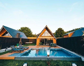 Sapanca Kuruçeşme'de Huzurlu Konumda, Özel Havuzlu, Şık Bungalov - 2