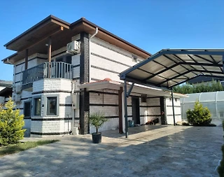 Sapanca'da Kalabalık Aileler İçin Uygun, Kapalı Havuzlu, Modern Villa - 1