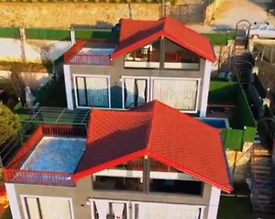 Sapanca'da Göl Manzaralı Ailelere Uygun, Isıtmalı Havuzlu, Geniş Villa - 3