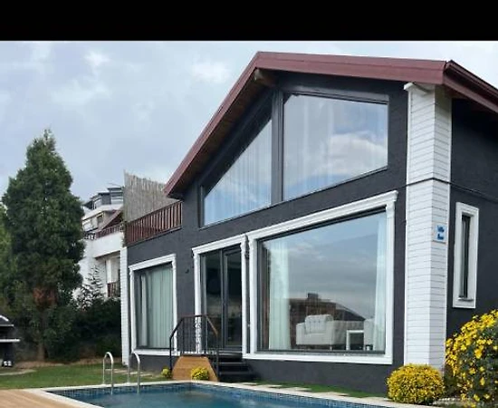 Sapanca'da Göl Manzaralı, Isıtmalı Havuzlu, Balayı Villası - 1