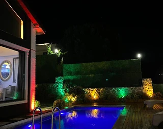 Sapanca'da Göl Manzaralı, Isıtmalı Havuzlu, Balayı Villası - 3