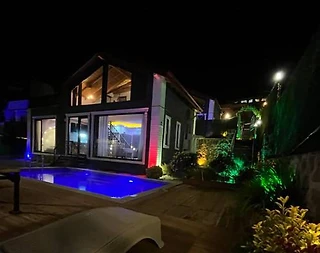 Sapanca'da Göl Manzaralı, Isıtmalı Havuzlu, Balayı Villası - 4