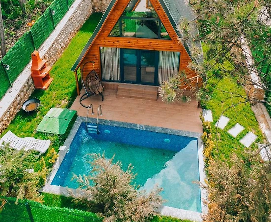 Sapanca Güldibi'nde Isıtmalı Özel Havuzlu, Jakuzili Bungalov - 1