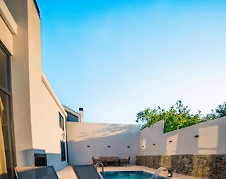 Sapanca Ünlüce'de Huzurlu Doğada, Isıtmalı Özel Havuzlu, Lüks Villa - 2