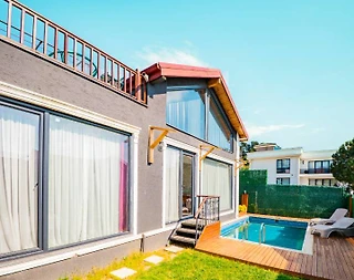 Sapanca'da Göl'de Geniş Ailelere Uygun, Isıtmalı Havuzlu, Ferah Villa - 4