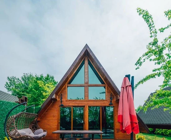 Sapanca'da Çekirdek Ailelere Uygun, Özel Havuzlu, Modern Bungalov - 1