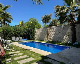 Sapanca Kırkpınar'da Merkezi Konumda, Isıtmalı Havuzlu, Kiralık Villa - 2