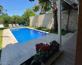 Sapanca Kırkpınar'da Merkezi Konumda, Isıtmalı Havuzlu, Şık Villa - 3