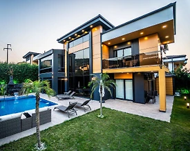 Sapanca Kırkpınar'da Merkezi Konumda, Isıtmalı Havuzlu, Lüks Villa - 3