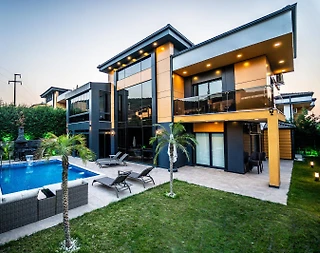 Sapanca Kırkpınar'da Merkezi Konumda, Isıtmalı Havuzlu, Lüks Villa - 3