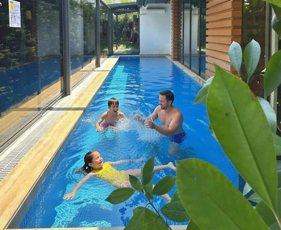 Sapanca'da Merkezi Konumda, Isıtmalı Havuzlu, Lüks Villa - 1
