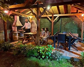 Sapanca'da Merkezi Konumda, Isıtmalı Havuzlu, Lüks Villa - 2