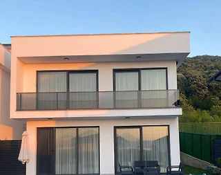 Sapanca Kırkpınar'da Geniş Bahçe İçerisinde, Özel Havuzlu, Lüks Villa - 1