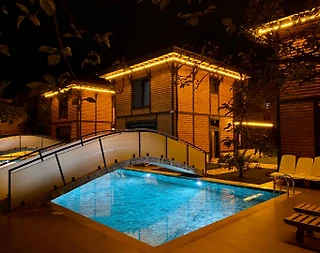 Sapanca'da Merkezi Konumda, Ortak Havuzlu, Lüks Bungalov - 1