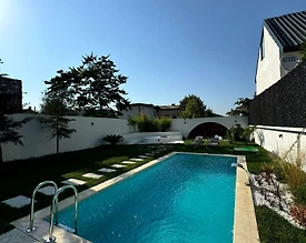 Sapanca Kurtköy'de Geniş Bahçeli, Özel Havuzlu, Modern Villa  - 3