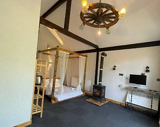 Sapanca Yanık'ta Doğa İçerisinde, Geniş Bahçeli, Şık Villa - 4