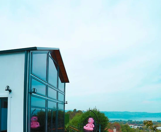 Sapanca Mahmudiye'de Göl Manzaralı, Isıtmalı Havuzlu, Kiralık Bungalov - 1