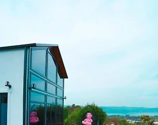 Sapanca Mahmudiye'de Göl Manzaralı, Isıtmalı Havuzlu, Şık Bungalov - 1