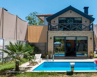 Sapanca'da Rüstempaşa'da Doğa İçerisinde, Özel Havuzlu, Şık Bungalov - 4