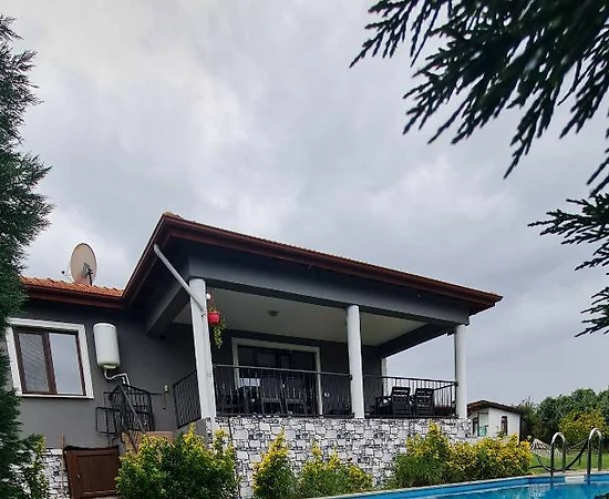 Sapanca'da Şehrin Gürültüsünden Uzak, Özel Havuzlu, Lüks Villa - 1