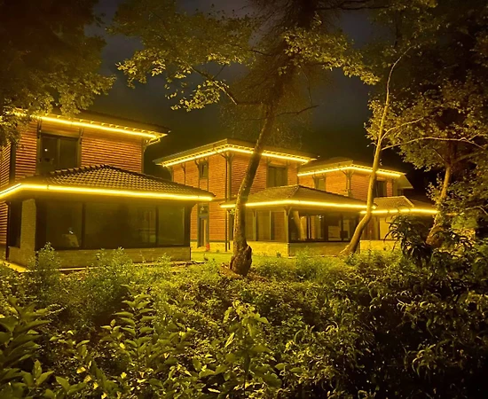 Sapanca Çayiçi'nde Geniş Bahçeli, Ortak Havuzlu, Kiralık Bungalov - 1