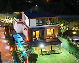 Sapanca'da Yeşillikler İçerisinde, Isıtmalı Havuzlu, Modern Villa - 2