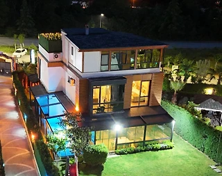 Sapanca'da Yeşillikler İçerisinde, Isıtmalı Havuzlu, Modern Villa - 2
