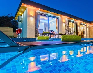 Kaş Sarıbelen'de Geniş Bahçeli, Özel Havuzlu, Konforlu Villa - 3