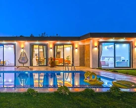 Kaş Sarıbelen'de Geniş Bahçeli, Özel Havuzlu, Konforlu Villa - 2