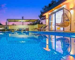 Kaş Sarıbelen'de Geniş Bahçeli, Özel Havuzlu, Konforlu Villa - 5