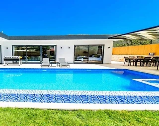 Kaş Sarıbelen'de Doğa İçerisinde, Özel Havuzlu, Oyun Alanlı Villa - 2