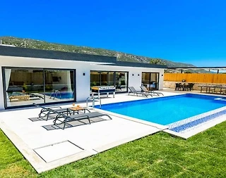 Kaş Sarıbelen'de Doğa İçerisinde, Özel Havuzlu, Oyun Alanlı Villa - 1