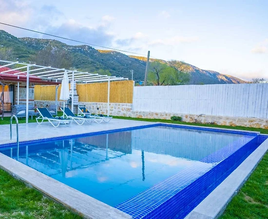 Kaş Sarıbelen'de Doğa İçerisinde, Özel Havuzlu, Taş Villa - 1