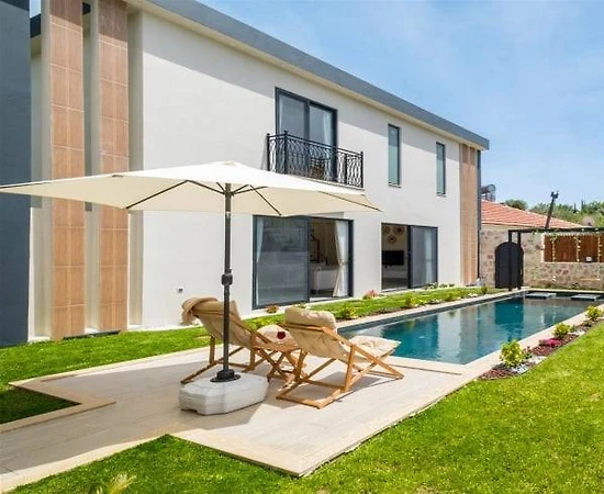 Kaş Sarıbelen'de Huzurlu Doğada, Özel Havuzlu, Balayı Villası - 1