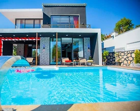 Kaş Sarıbelen'de Çocuk Oyun Alanlı, Özel Havuzlu, Kiralık Villa - 2