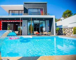 Kaş Sarıbelen'de Çocuk Oyun Alanlı, Özel Havuzlu, Kiralık Villa - 2