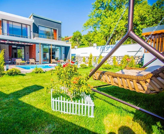 Kaş Sarıbelen'de Çocuk Oyun Alanlı, Özel Havuzlu, Kiralık Villa - 1