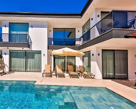 Kaş Yeşilköy'de Geniş Alanlara Sahip, Özel Havuzlu, Şık Villa - 3