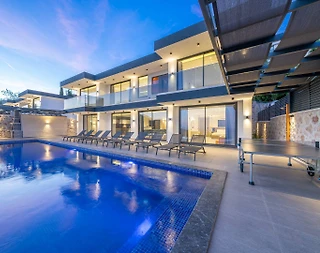 Kaş İslamlar'da Deniz Manzaralı, Özel Havuzlu, Saunalı, Kiralık Villa - 1