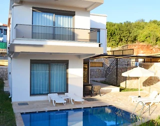 Kaş Andifli'de Geniş Alanlara Sahip, Özel Havuzlu, 3+1 Villa - 1